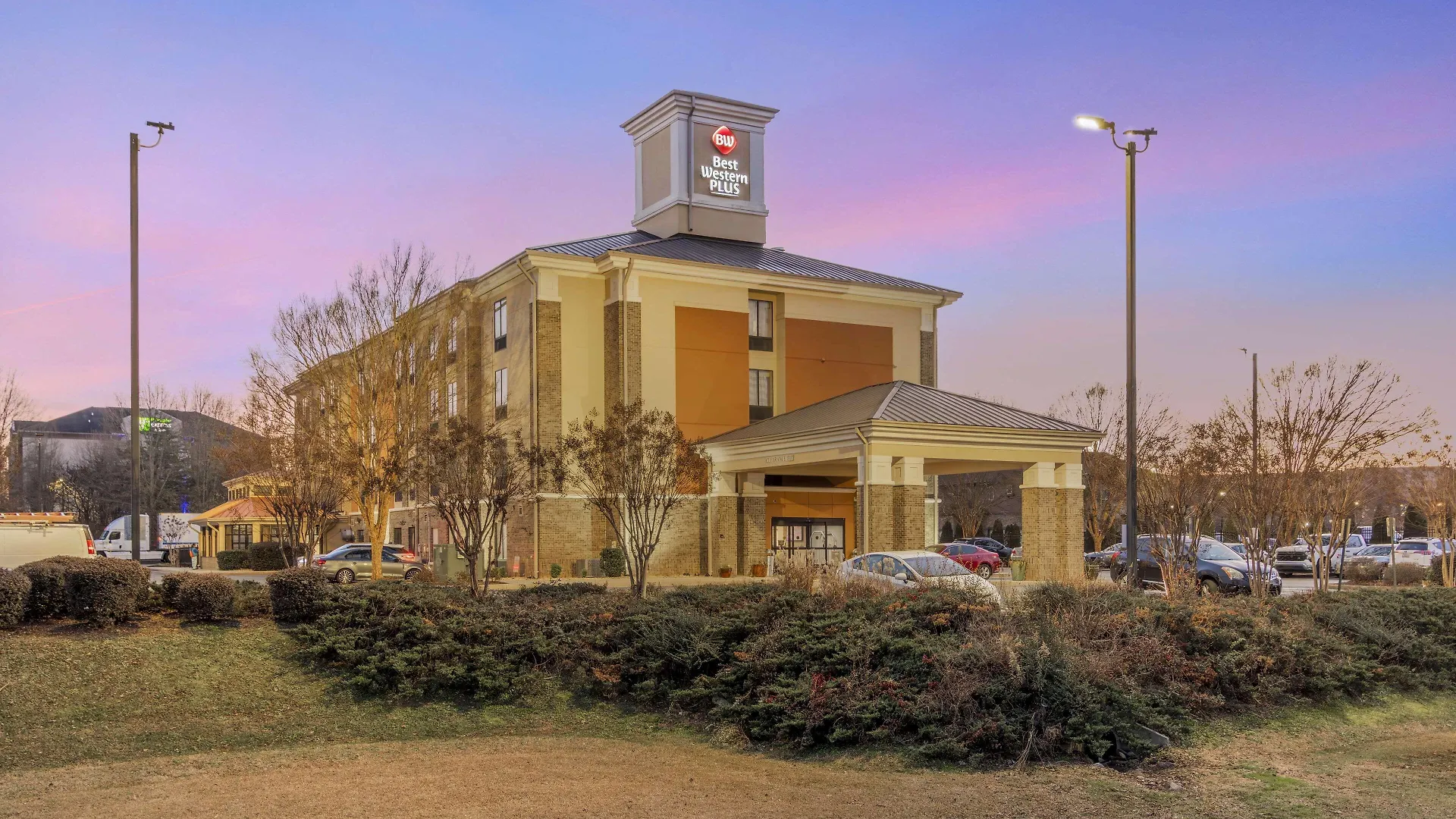 4 Smart Hotels Near Tyrone Recreation Dept Worth Booking