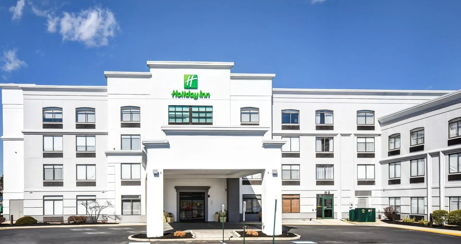 4 Smart Holiday Inn Stays in New York Metro Worth Booking