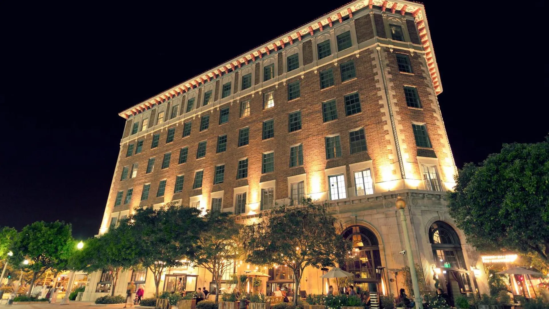 4 Boutique Hotels Close to Museum of Tolerance, LA