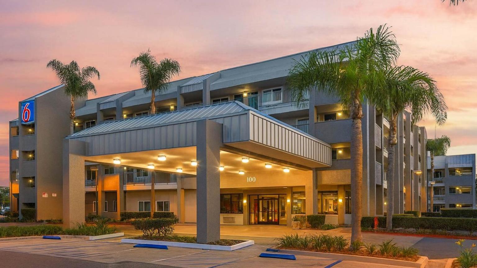 Where to Stay Near Hart Park: 10 Budget Hotels in Orange, CA