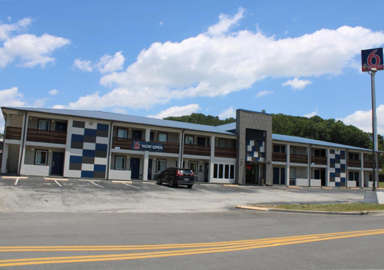 4 Solid 3-Star Hotels Near Bluff View Art District, Chattanooga